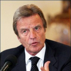 Author Bernard Kouchner