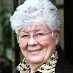 Author Dorothy Dunnett