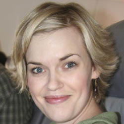 Author Kari Wahlgren