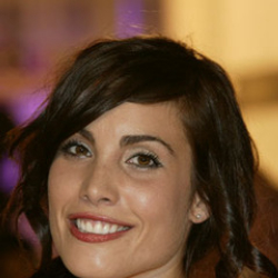 Author Carly Pope