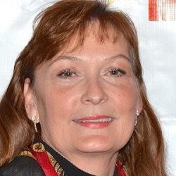 Author Linda Lewis