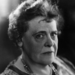 Author Marie Dressler
