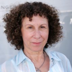 Author Rhea Perlman