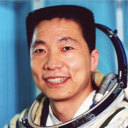 Author Yang Liwei